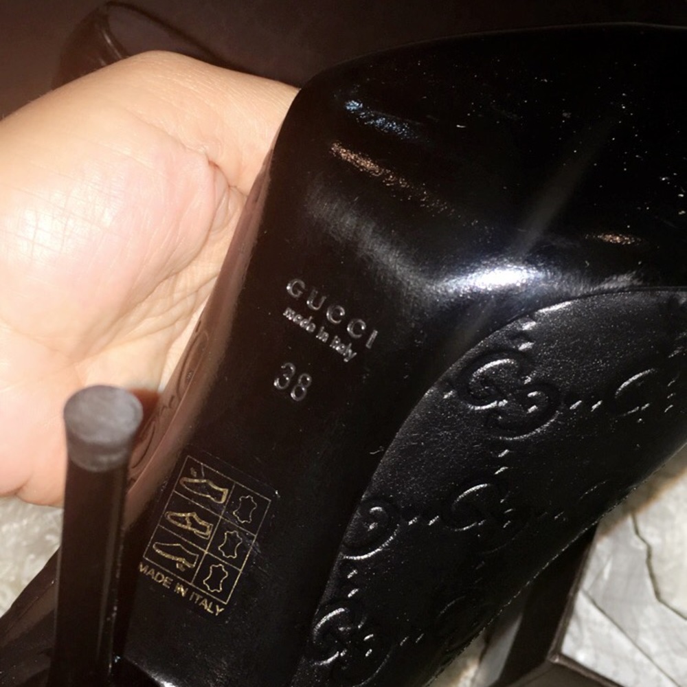 Brand new size 38 Gucci shoes / never worn